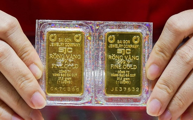 Giá vàng bất ngờ quay đầu giảm mạnh nửa triệu đồng/lượng
